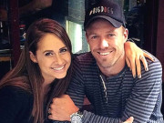 ڈی ویلیئرز کو گٹار بجانے میں بھی مہارت حاصل