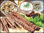 مختلف اقسام کے کباب اور رائتوں سے دستر خوان سجائیں