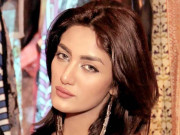 بولڈ سین پکچرائزکرواتے ہچکچاہٹ نہیں ہوتی متیرا