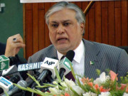 دل کا مریض نہیں الحمداللہ آپ سے زیادہ کام کرتا ہوں ڈارکا صحافی کو جواب