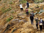 زمین کی پرتیں ٹوٹ رہی ہیں سائنسدانوں کا انکشاف 