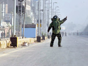 کراچی اور پشاور میں 4 بم برآمد سرگودھا اور لاہور سے 6 بمبار گرفتار 