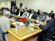 معاشی حالات یہی رہے تو ٹیکس ہدف حاصل نہیں ہوگا ایف بی آر