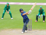 ویمنز ون ڈے انگلینڈ نے پاکستان کو رنز کے انبارتلے دبادیا