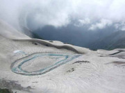 گلیشیائی پہاڑوں سے نکلنے والی ’’آنسو جھیل‘‘