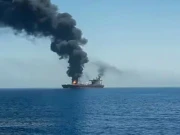 ایران کا کویتی آئل ٹینکر پر حملہ، آگ بھڑک اٹھی 