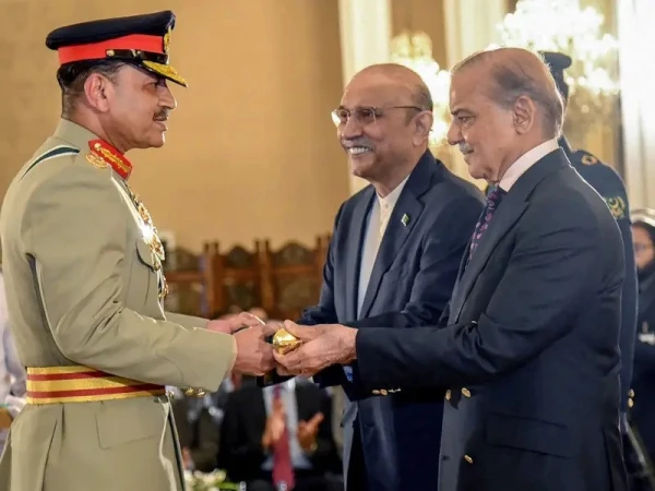 بلوچستان میں 15 دہشتگردوں کی ہلاکت، صدر و وزیراعظم کا فوج کو خراج تحسین