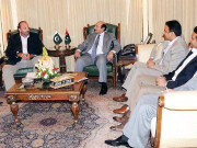 سردی کی مناسبت سے متاثرین کوخیمے وکمبل دیے جائیں قائم علی شاہ 
