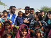 شاہد آفریدی نے سیلاب سے متاثرہ علاقوں کا دورہ کیا