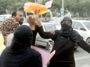 زیادتی کا شکار لڑکی کی پنجاب اسمبلی کے باہر خودسوزی کی کوشش