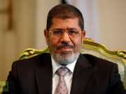 قاہرہ صدارتی محل کا گھیراؤ صدر محمد مرسی نے محل چھوڑدیا  