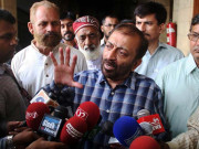ایم کیو ایم کے نامزد میئر وسیم اختر پیچھے مڑکردیکھنے والے نہیں فاروق ستار