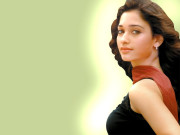 تمنا بھاٹیہ فلم ’’ہمت والا‘‘ میں اجے دیوگن کیساتھ جلوہ گر ہوں گی  