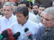 نوازشریف اپنی چوری بچانے کےلیے پورے ملک کو چور بنارہے ہیں عمران خان