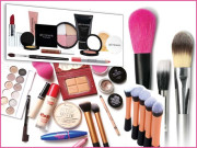 جو روپ سنوارے آپ کا۔۔۔ میک اپ ٹولز کی صفائی پر توجہ دیجیے