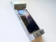 اسمارٹ فون کیلئے 2 کلو وزنی کیس متعارف، کمپنی نے وجہ بھی بتادی