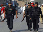 فیصل آباد میں کومبنگ آپریشن ن لیگ کے رہنما کے گھر سے اسلحہ برآمد