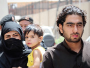  پسندکی شادی کرنیوالاافغان جوڑاپشاورپولیس کے حوالے