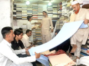 عید کیلیے مردانہ کپڑے کی خریداری زوروشور سے جاری