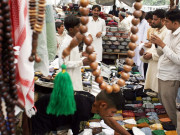  عوام کی قوت خرید متاثر ٹوپیوں تسبیح اور جائے نماز کی فروخت میں کمی