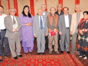 اب کے وہ بزم یوں سجی 