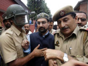 قابض بھارتی فوج نے حریت رہنما میرواعظ عمر فاروق کو حراست میں لے لیا
