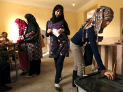 مصر میں نئے آئین پر ریفرنڈم کا پہلا مرحلہ ووٹنگ شروع   