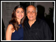 مہیش بھٹ اپنی بیٹی عالیہ کی فلم  بچانے کیلئے میدان میں آگئے