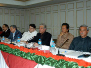 دھرنا ملتوی کرنے پر پی ٹی آئی قیادت اختلافات کا شکار ہوگئی