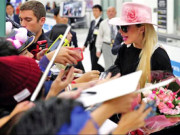 لیڈی گاگا اپنے نئے البم ’’جوانے‘‘ کی تشہیر کے لیے جاپان پہنچ گئیں