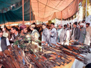 200 فراری سرنڈر معصوم لوگوں کو ہتھیاردینے والے باہرعیاشی کررہے ہیں