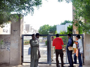 وزارت خارجہ کا کیمپ آفس شہریوں کیلئے زحمت بن گیا ایجنٹ سر گرم 