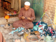 حالات کے ہاتھوں پڑھ نہ سکا مگرکتابیں آج بھی ساتھ رکھتا ہوں   