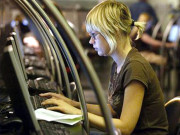 انٹرنیٹ پر امریکا کی بالادستی خطرے میں   