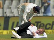 بھارت اور انگلینڈ کے میچ کے دوران  سر پرگیند لگنے سے امپائر  زخمی