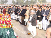 بشیر بلور آہوں اور سسکیوں میں سپردخاک ملک گیر سوگ قوم پرچم سرنگوں 