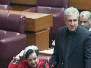 پاناما کیس پر تحریک انصاف کا وزیراعظم سے ایوان میں وضاحت کا مطالبہ