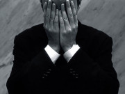 آئیے منافقت سے حیرت کی طرف کا سفر طے کریں