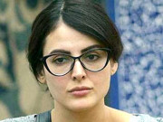 ایرانی ماڈل مندنا کریمی فلم ’’مان جاؤنا‘‘میں نظرآئیں گی