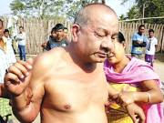 بھارت خاتون سے زیادتی کرنیوالے رکن پارلیمنٹ کی ننگا کر کے پٹائی 