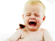 ٹیکا لگاتے ہوئےمیٹھا چٹانےسےبچہ کم روئے گا  