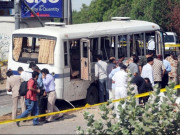 مقبوضہ کشمیر سیاحوں کی بس پر دستی بم کا حملہ 2 ہلاک