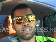 پولیس اور ٹریفک وارڈن کے بعد عمر اکمل ایکسائز اہلکاروں سے بھی الجھ پڑے