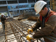 پیرس میں غیرملکی مزدوروں کا فرانسیسی زبان بولنے سے متعلق متنازع قانون منظور