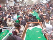 سانحہ کوئٹہ فضا سوگوار لواحقین کا 82میتوں کیساتھ دن بھر دھرنا 
