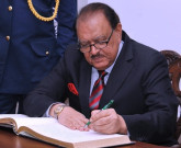 صدر ممنون حسین نے فوجی عدالتوں کی مدت میں توسیع کے بل پر دستخط کردیے