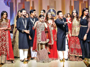 رنگوں موسیقی خوبصورتی سے سجا ’برائیڈل فیشن شو‘ ختم