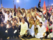 وزیراعظم کی گرفتار کا حکم کراچی حیدرآباد سمیت مختلف شہروں میں فائرنگ