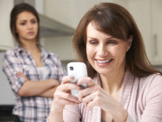 ’’۔۔۔۔۔ میں نہیں فون آپ کی اولاد ہے‘‘