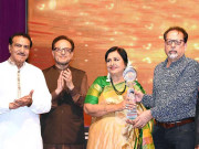 اداکارہ شبنم کو ملا لائف ٹائم اچیومنٹ ایوارڈ